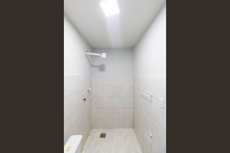 Banheiro de kitnet/studio para alugar com 1 quarto, 16m² em Campo Grande, Rio de Janeiro