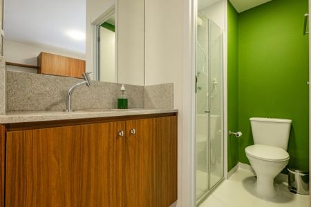 Studio - Banheiro de kitnet/studio para alugar com 1 quarto, 27m² em Pinheiros, São Paulo