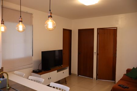 Sala de apartamento para alugar com 2 quartos, 55m² em Jardim Silvia, Guarulhos