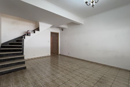 Casa para alugar com 126m², 2 quartos e 2 vagasSala