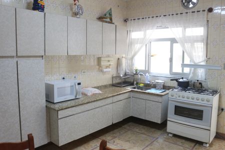 Casa para alugar com 300m², 3 quartos e 1 vagaCozinha