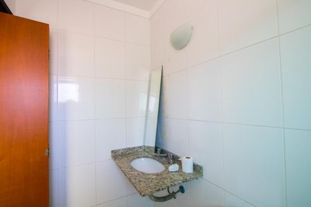 Casa à venda com 110m², 3 quartos e 2 vagasBanheiro do quarto 1