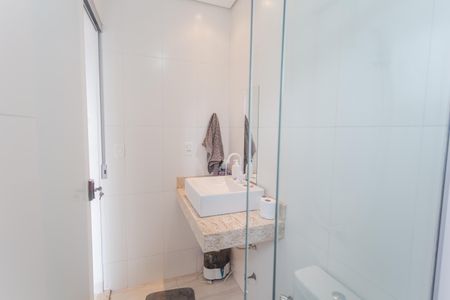 Apartamento à venda com 130m², 4 quartos e 1 vaga Apartamento à venda com 130m², 4 quartos e 1 vagaBanheiro da Suíte na Cobertura