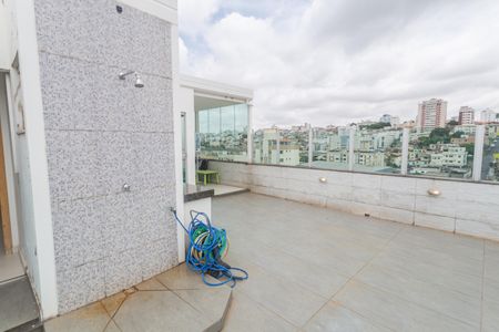 Apartamento à venda com 130m², 4 quartos e 1 vaga Apartamento à venda com 130m², 4 quartos e 1 vagaCobertura
