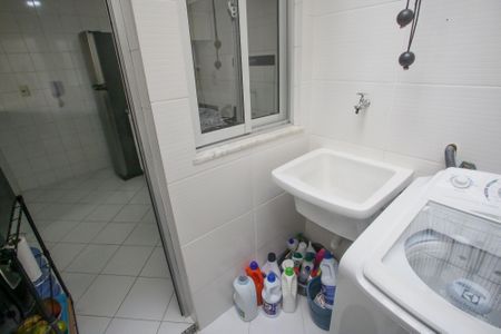 Casa à venda com 78m², 3 quartos e 1 vagaÁrea de Serviço