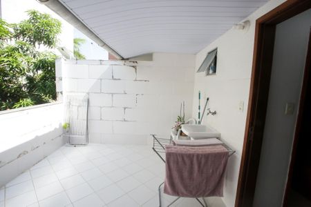 Casa à venda com 78m², 3 quartos e 1 vagaTerraço