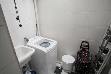 Casa à venda com 78m², 3 quartos e 1 vagaÁrea de Serviço