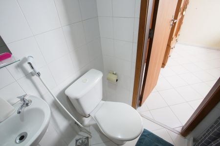 Casa à venda com 78m², 3 quartos e 1 vagaBanheiro da Suíte 2