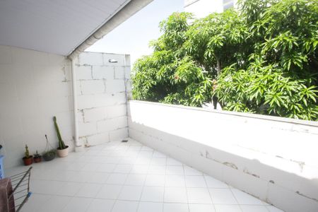 Casa à venda com 78m², 3 quartos e 1 vagaTerraço