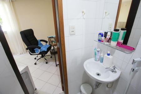 Casa à venda com 78m², 3 quartos e 1 vagaBanheiro da Suíte 1