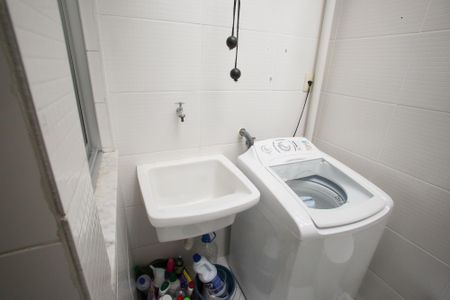 Casa à venda com 78m², 3 quartos e 1 vagaÁrea de Serviço