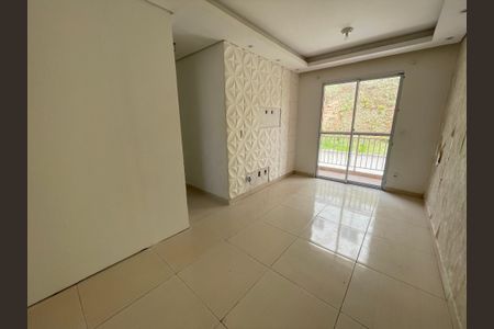 Sala de apartamento para alugar com 2 quartos, 48m² em Lajeado, Cotia