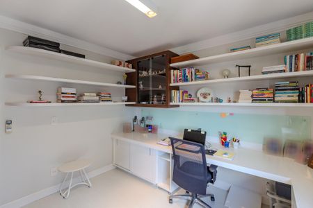 Quarto de apartamento à venda com 3 quartos, 133m² em Tristeza, Porto Alegre