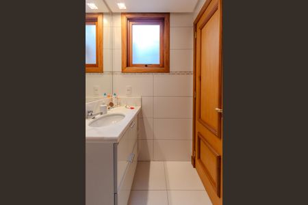 Apartamento à venda com 133m², 3 quartos e 3 vagasBanheiro da Suíte 2