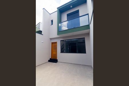 Casa à venda com 80m², 2 quartos e 2 vagas Casa à venda com 80m², 2 quartos e 2 vagasGaragem