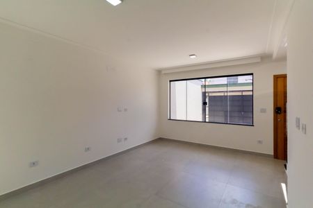 Casa à venda com 80m², 2 quartos e 2 vagas Casa à venda com 80m², 2 quartos e 2 vagasSala