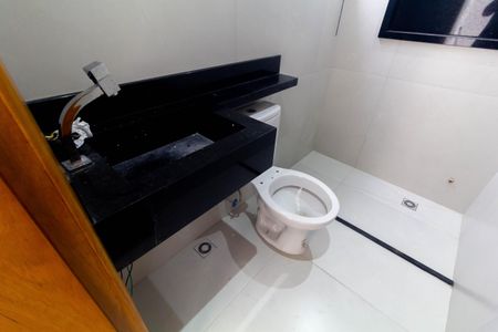 Casa à venda com 80m², 2 quartos e 2 vagas Casa à venda com 80m², 2 quartos e 2 vagasBanheiro 2