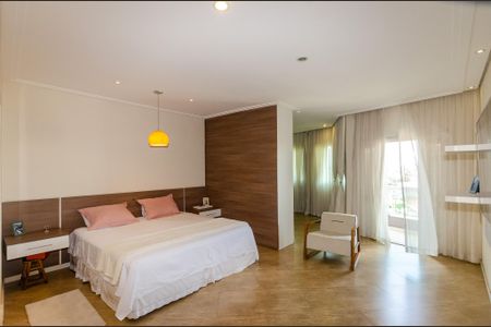 Casa para alugar com 183m², 3 quartos e 3 vagas Casa para alugar com 183m², 3 quartos e 3 vagasSuíte