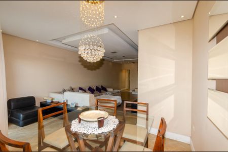 Casa para alugar com 183m², 3 quartos e 3 vagas Casa para alugar com 183m², 3 quartos e 3 vagasSala