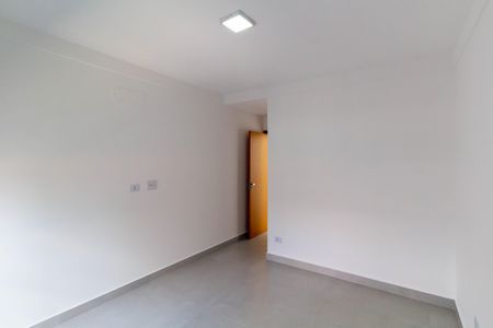 Casa à venda com 80m², 2 quartos e 2 vagasSuíte