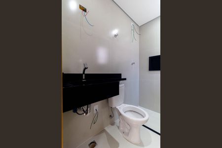 Casa à venda com 80m², 2 quartos e 2 vagasBanheiro Suíte 2