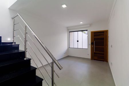 Casa à venda com 80m², 2 quartos e 2 vagasSala