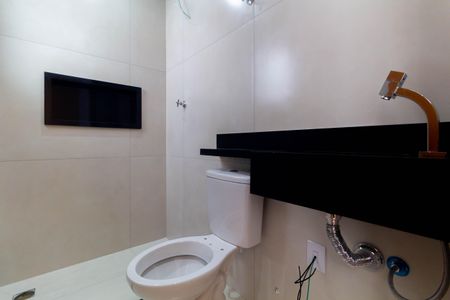Casa à venda com 80m², 2 quartos e 2 vagasBanheiro da Suíte