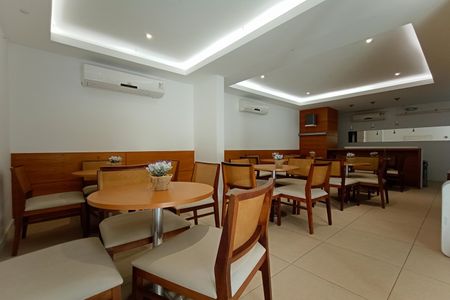 Apartamento à venda com 80m², 2 quartos e 1 vaga Apartamento à venda com 80m², 2 quartos e 1 vagaÁrea comum - Salão de festas