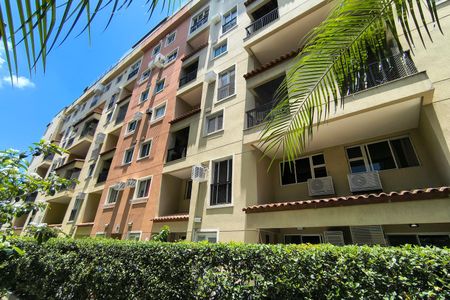 Apartamento à venda com 80m², 2 quartos e 1 vaga Apartamento à venda com 80m², 2 quartos e 1 vagaFachada do bloco