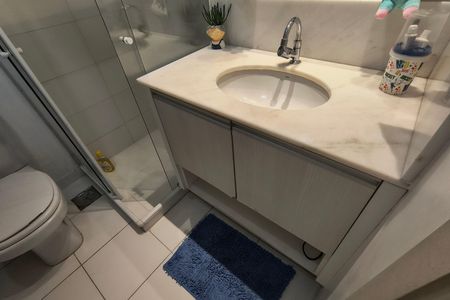 Apartamento à venda com 80m², 2 quartos e 1 vaga Apartamento à venda com 80m², 2 quartos e 1 vagaBanheiro da Suíte 2