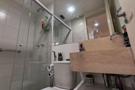 Apartamento à venda com 80m², 2 quartos e 1 vaga Apartamento à venda com 80m², 2 quartos e 1 vagaBanheiro Social