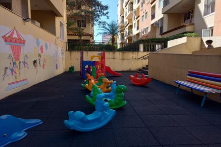 Apartamento à venda com 80m², 2 quartos e 1 vaga Apartamento à venda com 80m², 2 quartos e 1 vagaÁrea comum - Playground