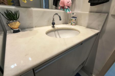 Apartamento à venda com 80m², 2 quartos e 1 vaga Apartamento à venda com 80m², 2 quartos e 1 vagaBanheiro da Suíte 2