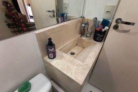 Apartamento à venda com 80m², 2 quartos e 1 vaga Apartamento à venda com 80m², 2 quartos e 1 vagaBanheiro Social