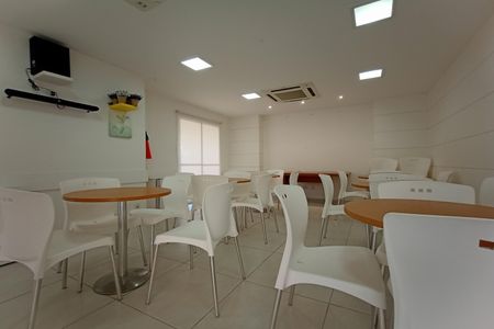 Apartamento à venda com 80m², 2 quartos e 1 vaga Apartamento à venda com 80m², 2 quartos e 1 vagaÁrea comum - Salão de festas