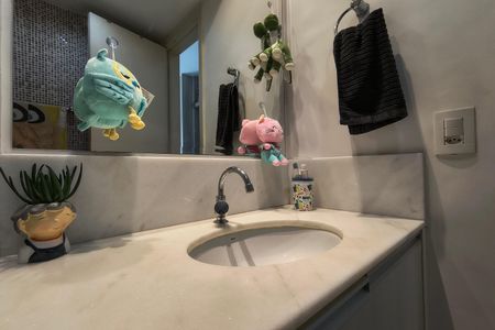 Apartamento à venda com 80m², 2 quartos e 1 vaga Apartamento à venda com 80m², 2 quartos e 1 vagaBanheiro da Suíte 2