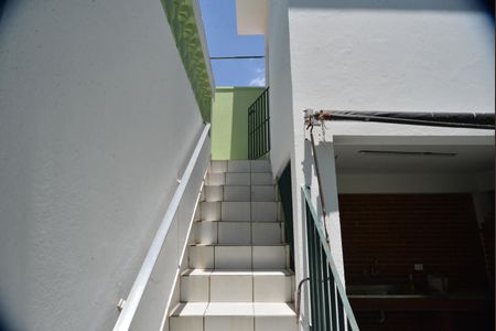 Casa para alugar com 154m², 3 quartos e 2 vagasEscada