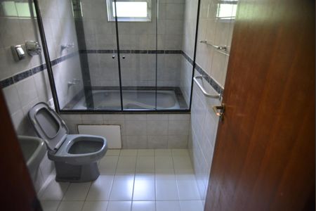 Casa para alugar com 154m², 3 quartos e 2 vagasBanheiro da Suíte