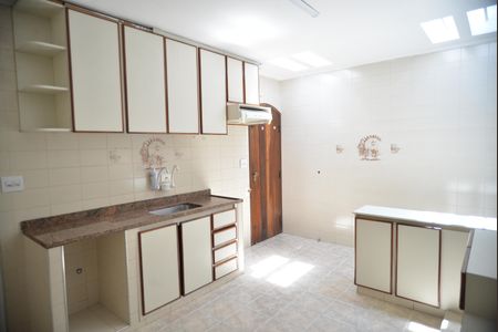 Casa para alugar com 154m², 3 quartos e 2 vagasCozinha