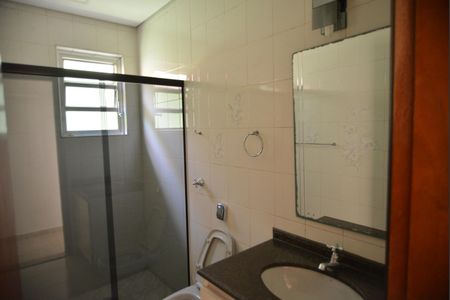 Casa para alugar com 154m², 3 quartos e 2 vagasBanheiro Social