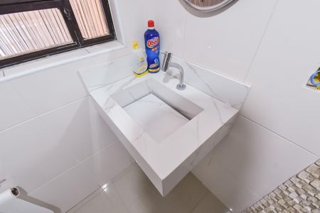 Casa à venda com 150m², 2 quartos e 2 vagasBanheiro