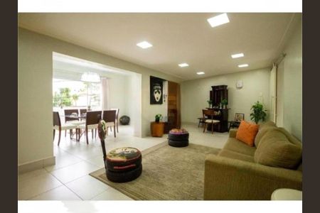 Casa à venda com 2 quartos, 190m² em Vila Monumento, São Paulo