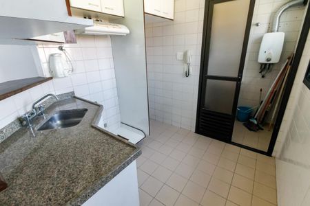 Apartamento à venda com 58m², 2 quartos e 1 vagaCozinha - Armários