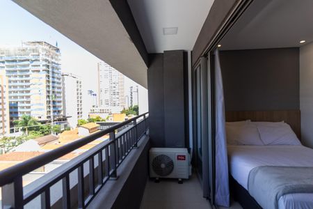 Varanda de kitnet/studio à venda com 1 quarto, 25m² em Jardim das Acacias, São Paulo