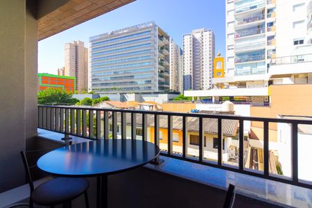 Varanda de kitnet/studio para alugar com 1 quarto, 23m² em Vila Cordeiro, São Paulo