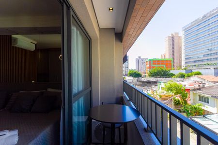 Varanda de kitnet/studio para alugar com 1 quarto, 23m² em Vila Cordeiro, São Paulo