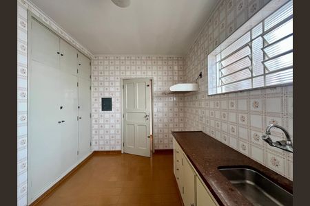 Casa à venda com 253m², 4 quartos e 6 vagasCozinha