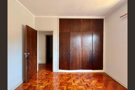 Casa à venda com 253m², 4 quartos e 6 vagasQuarto 1