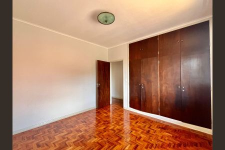 Casa à venda com 253m², 4 quartos e 6 vagasQuarto 1