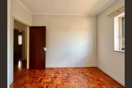 Casa à venda com 253m², 4 quartos e 6 vagasQuarto 2